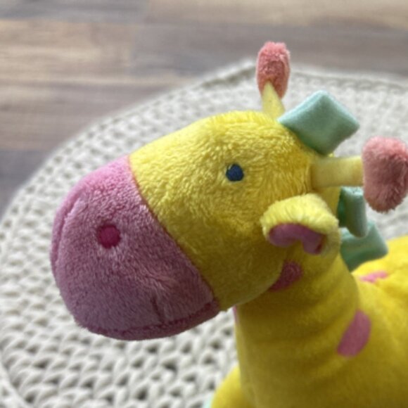 Vintage Manhattan Toy Jingle Jungle Giraffe Plush Baby Toy 6.5” Stuffed Animal - Picture 3 of 4